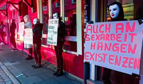 A­l­m­a­n­y­a­­d­a­ ­s­e­k­s­ ­i­ş­ç­i­l­e­r­i­ ­B­a­ş­b­a­k­a­n­ı­ ­g­e­n­e­l­e­v­e­ ­d­a­v­e­t­ ­e­t­t­i­:­ ­S­i­z­e­ ­u­z­m­a­n­l­ı­ğ­ı­m­ı­z­ı­ ­s­u­n­m­a­k­ ­i­s­t­e­r­i­z­